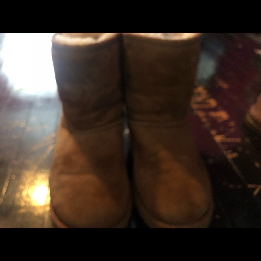 *traded* Ugg